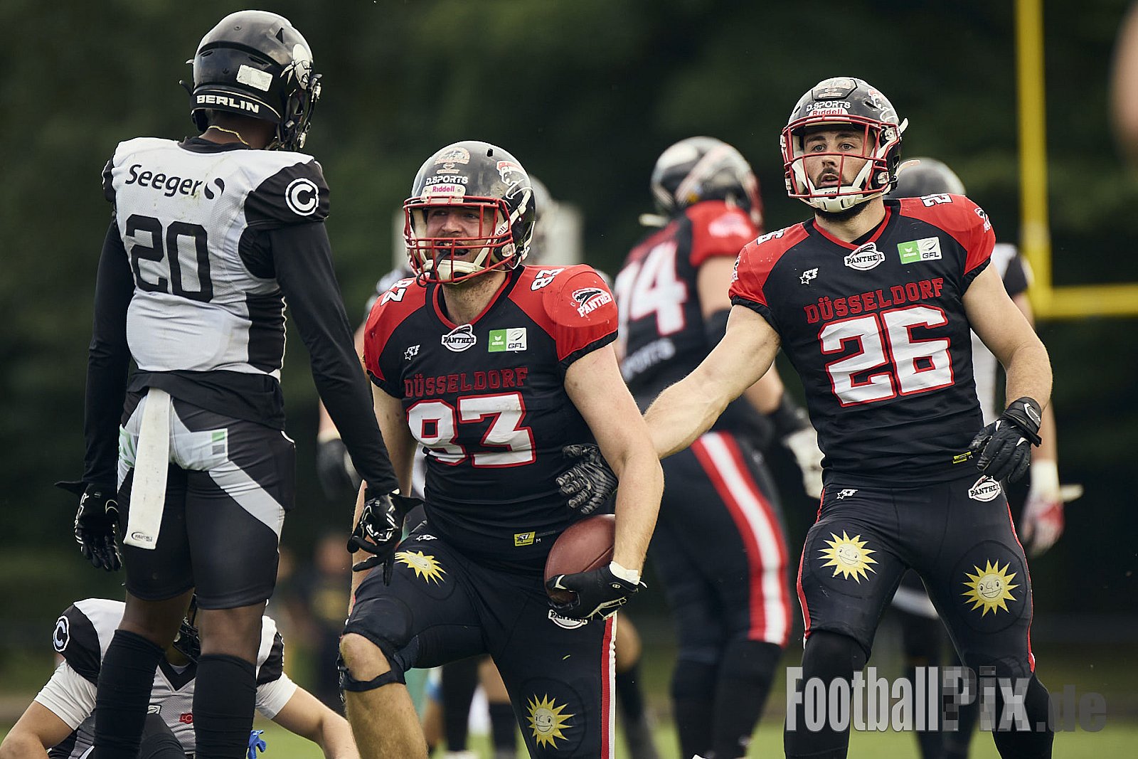 #83 Anton Schaefer-Kehnert, Offense, Düsseldorf Panther | #26 François-Guilhem Pion, Offense, Düsseldorf Panther | GFL | Düsseldorf Panther vs. Berlin Rebels |  Punkte Endstand 14 : 21 | Stadion Benrath, Dusseldorf | 15.06.2025
Job ID: 2025-06-15_0858 - DPantherVsBerlinRebels
