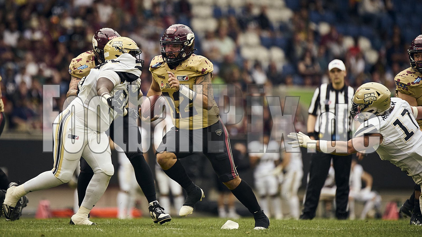 #12 Rohat Dagdelen, Quarterback, Rhein Fire | ELF | Berlin Thunder at Rhein Fire |  Punkte Endstand 07 : 69 | Schauinsland-Reisen-Arena, Duisburg | 27.07.2025 - BerlinThunderAtRheinFire