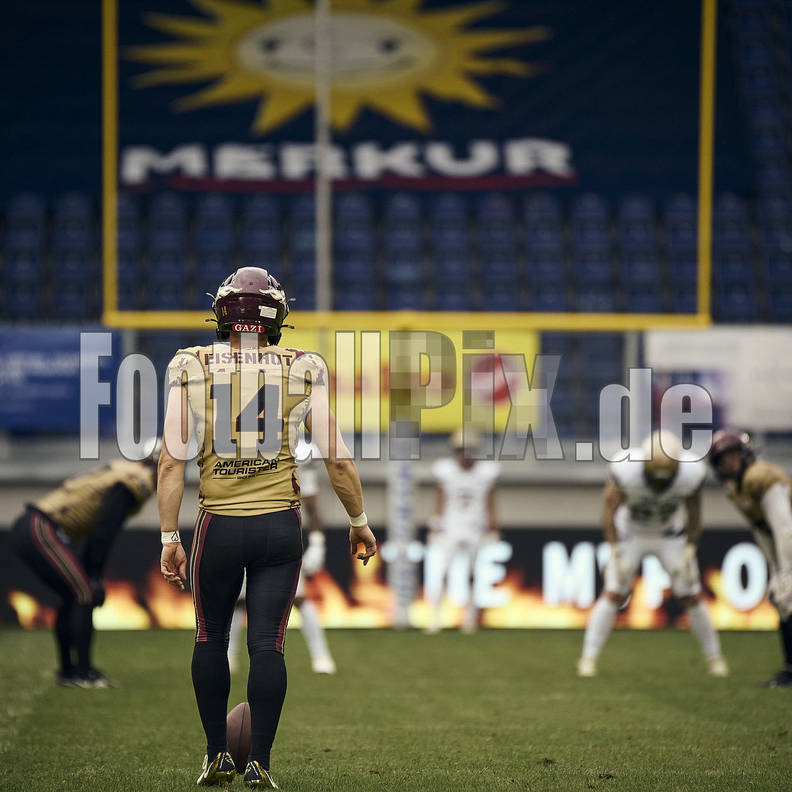 #14 Maximilian Eisenhut, Punter, Rhein Fire | ELF | Berlin Thunder at Rhein Fire |  Punkte Endstand 07 : 69 | Schauinsland-Reisen-Arena, Duisburg | 27.07.2025 - BerlinThunderAtRheinFire